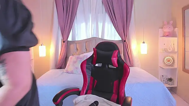 IsabellaHot01 online show from 04-23-26, 08:22