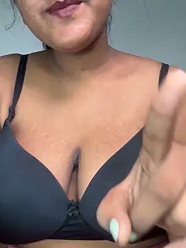 Snapshot of Cute_mikii chatting on 09-11-25, 04:56 Cute mikii online show from 09-11-25, 04:56