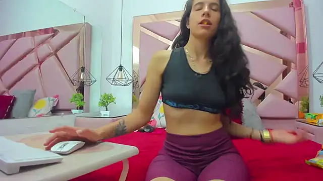 MiaCours online show from 12-22-25, 07:00