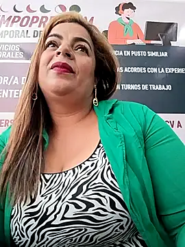 Mia-Glow online show from 11-13-25, 12:15