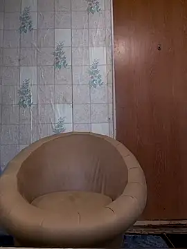 Snapshot of Tupo070481 chatting on 09-29-25, 01:05 Tupo070481 online show from 09-29-25, 01:05