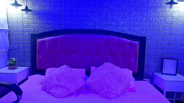 Natalie loffreda online show from 12-19-25, 03:13