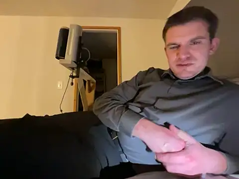 Snapshot of cumitted chatting on 02-24-26, 09:51 cumitted online show from 02-24-26, 09:51