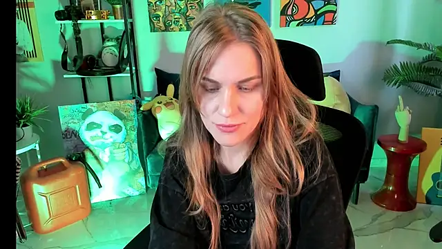 Snapshot of VanessaMates chatting on 09-19-25, 05:42 VanessaMates online show from 09-19-25, 05:42