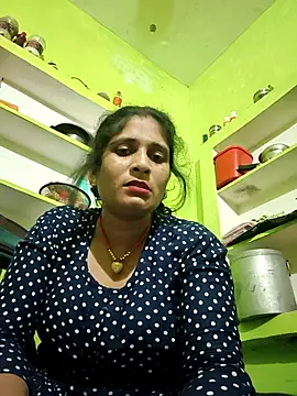 Snapshot of Hot-piuy chatting on 09-15-25, 06:30 Hot-piuy online show from 09-15-25, 06:30