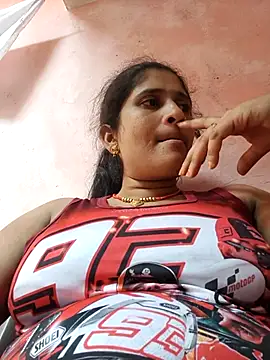 Snapshot of Hot-piuy chatting on 09-21-25, 10:28 Hot-piuy online show from 09-21-25, 10:28