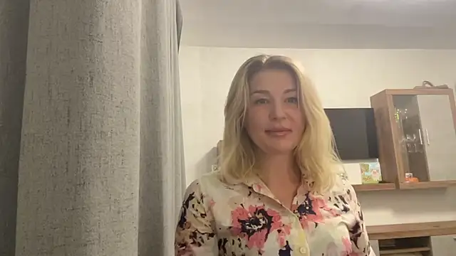 Blondie xoxoxo online show from 09-16-25, 08:48