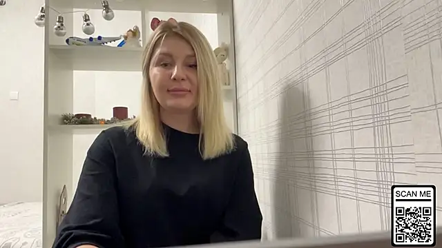 Blondie xoxoxo online show from 12-18-25, 07:20