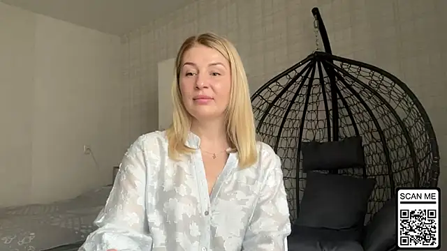 Blondie xoxoxo online show from 04-08-26, 08:25