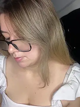 Blair Bunnyy online show from 11-20-25, 06:13