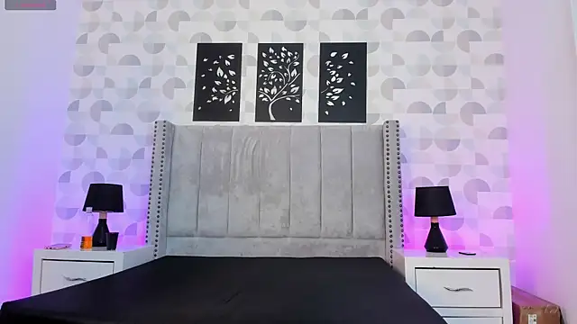 natasha moreno online show from 10-28-25, 12:19