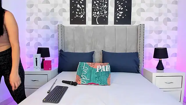 natasha moreno online show from 03-26-26, 12:22