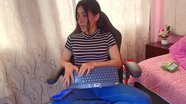 DarlingDuchess  online show from 10-07-25, 03:42