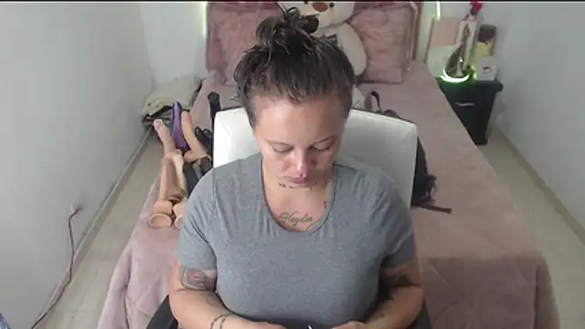 patty squirt  online show from 07-11-26, 12:19