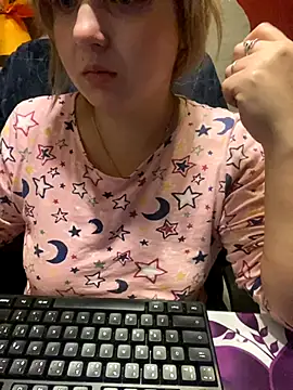 qSensi online show from 11-30-25, 12:36