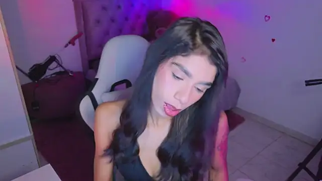 BrunetteAdams001 online show from 05-29-26, 04:54
