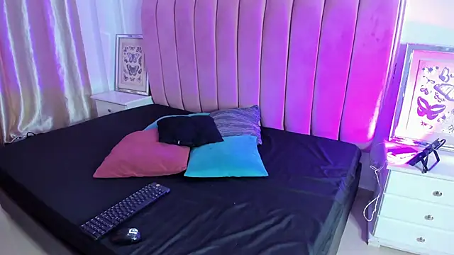 Tessa Sinclaire online show from 09-30-25, 08:25