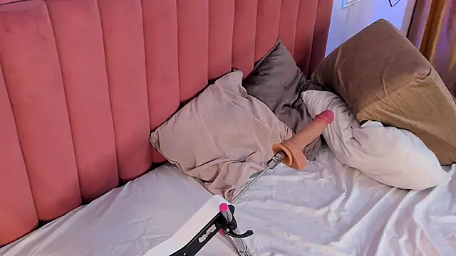 Tessa Sinclaire online show from 04-21-26, 01:42