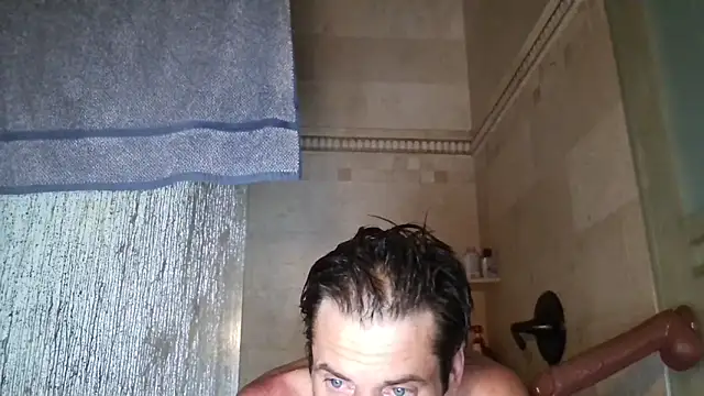 Snapshot of TallDrink11 chatting on 10-04-25, 07:17 TallDrink11 online show from 10-04-25, 07:17