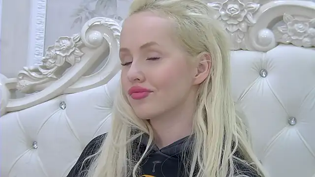 Snapshot of EllieFrosty_ chatting on 11-07-25, 11:16 EllieFrosty online show from 11-07-25, 11:16