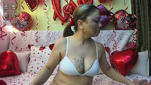 AtheneaArbelaez  online show from 09-21-25, 12:51