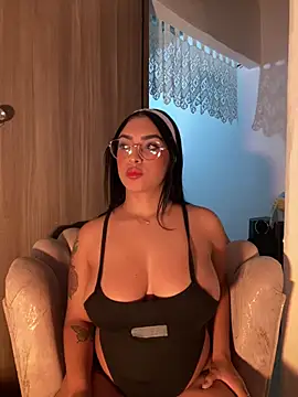 Linda Saenz  online show from 07-30-26, 04:00