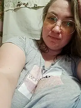 Snapshot of Kiss_Eva chatting on 02-20-25, 09:09 Kiss Eva online show from 02-20-25, 09:09