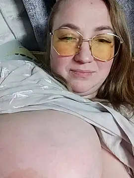 Snapshot of Kiss_Eva chatting on 02-21-25, 10:15 Kiss Eva online show from 02-21-25, 10:15