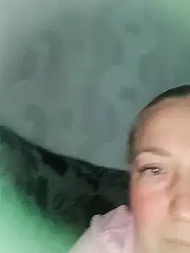 Snapshot of Kiss_Eva chatting on 09-30-25, 01:49 Kiss Eva online show from 09-30-25, 01:49