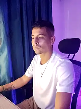 Snapshot of Juann-cock chatting on 11-20-25, 03:50 Juann-cock online show from 11-20-25, 03:50