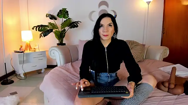 ValeryyWilliams online show from 06-08-26, 12:05