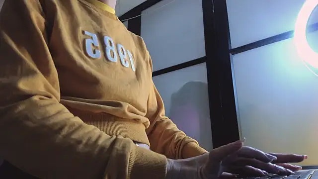 ShaunaDream online show from 09-12-25, 03:39