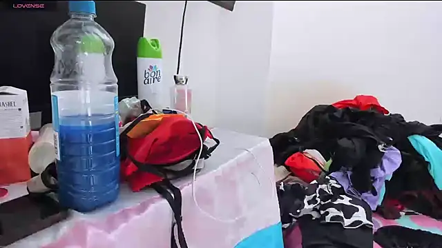 zou quira online show from 11-22-25, 12:48