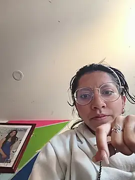 VioletxBloom online show from 03-01-26, 04:42