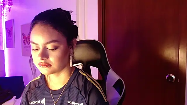 Snapshot of Sofia_Tanaka chatting on 09-09-25, 12:26 Sofia Tanaka online show from 09-09-25, 12:26