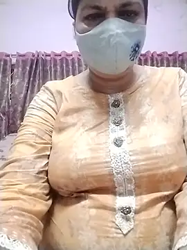 Snapshot of Zioo1 chatting on 07-15-26, 10:42 Zioo1 online show from 07-15-26, 10:42