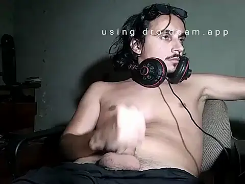 Snapshot of papito20cm chatting on 02-21-26, 04:57 papito20cm online show from 02-21-26, 04:57