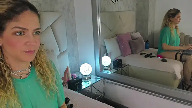 Velora   online show from 12-05-25, 03:48