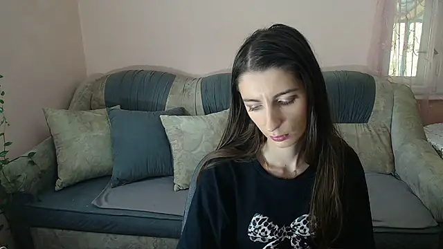 Snapshot of Ella_Myst chatting on 10-23-25, 10:03 Ella Myst online show from 10-23-25, 10:03