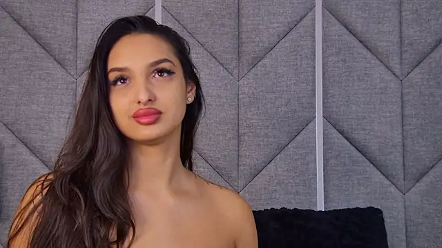 Kimberlymav online show from 12-22-25, 05:15