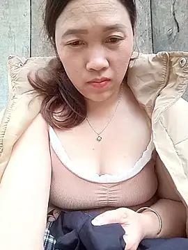 miumiu 00 online show from 02-26-26, 09:08