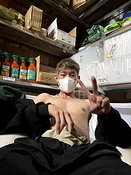 linh21107 online show from 12-03-25, 01:57