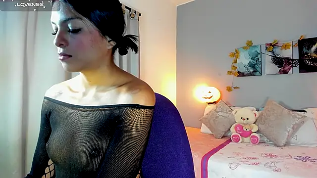 Snapshot of Miaa_z1 chatting on 10-20-25, 01:11 Miaa z1 online show from 10-20-25, 01:11
