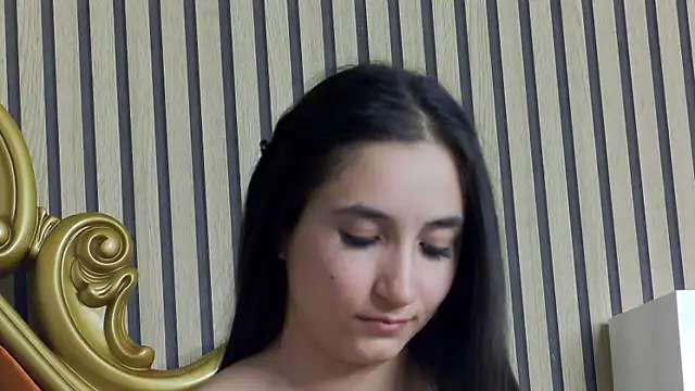 CarolinaBlair online show from 04-19-26, 06:10