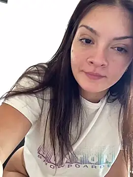 Danielaeliana online show from 04-22-26, 01:12