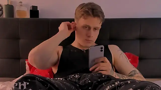 TalkingHead 0  online show from 03-18-26, 02:53