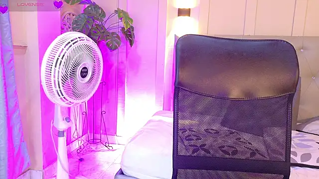 Daiisy kiss online show from 01-19-26, 11:58