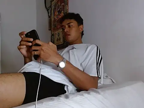 Snapshot of Nash_Fire chatting on 09-21-25, 07:59 Nash Fire online show from 09-21-25, 07:59