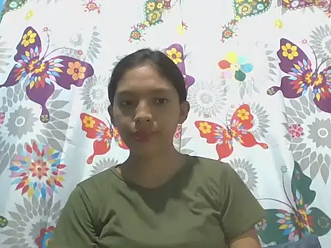 Snapshot of preggymom19 chatting on 09-21-25, 02:35 preggymom19 online show from 09-21-25, 02:35