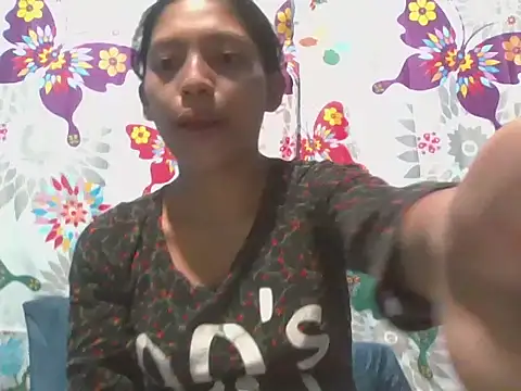 Snapshot of preggymom19 chatting on 10-06-25, 02:09 preggymom19 online show from 10-06-25, 02:09